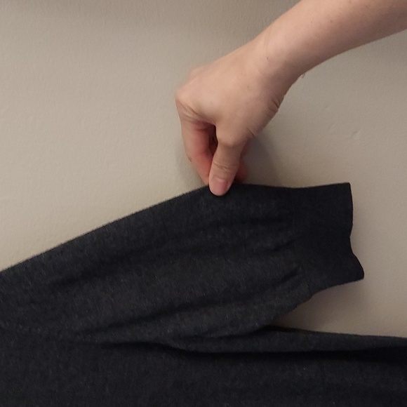 LOFT Charcoal Gray And Black Short Sleeve Cropped Button Down Sweater - Picture 5 of 9